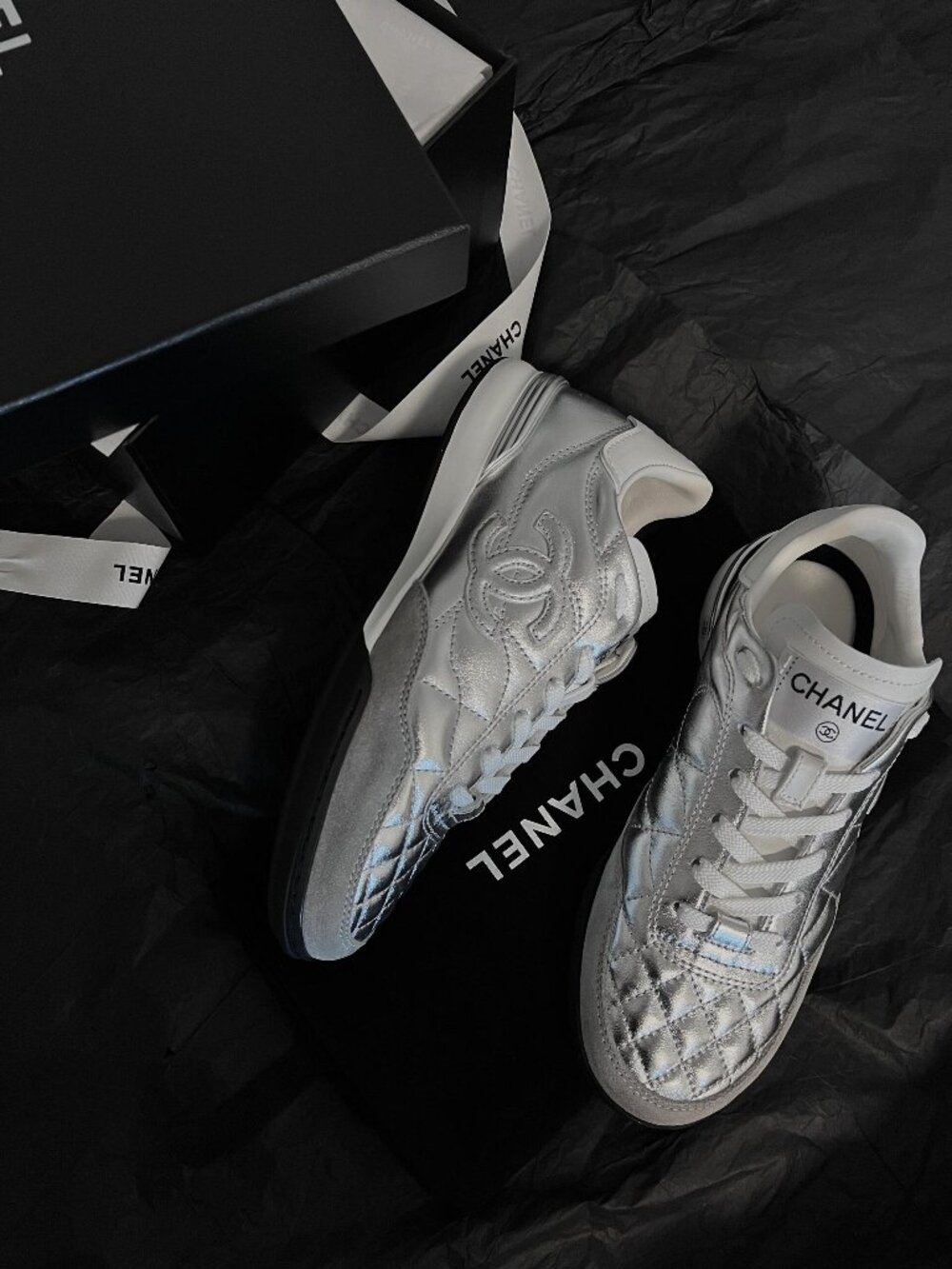 Sporty sketchers shoes